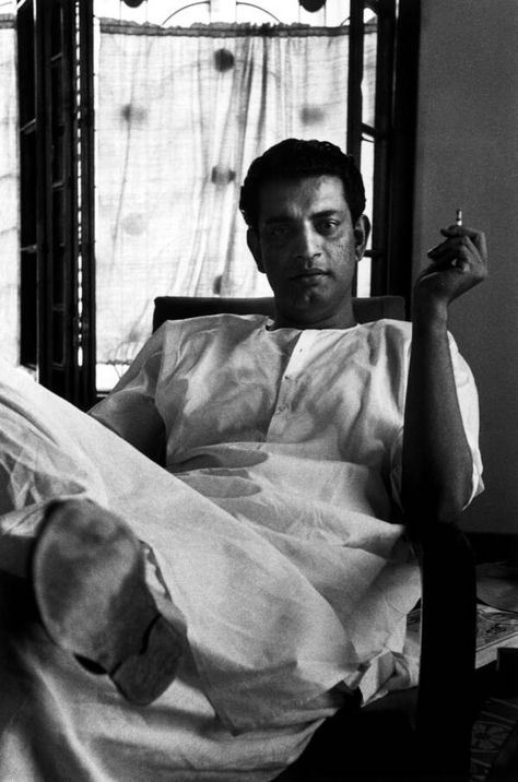 Bengali Culture, Jean Renoir, Hard Photo, Satyajit Ray, Old Film Stars, Easy Drawing Steps, New Movies To Watch, Cinema Experience, Artistic Wallpaper