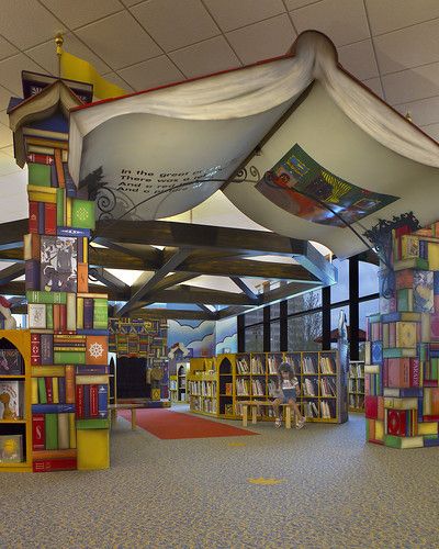 Library Room School, Children’s Library, Book Castle, Children Library, School Library Decor, Childrens Bookstore, Bookstore Design, School Library Design, Children's Library