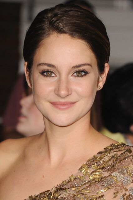 Shailene Woodley Eyes, Makeup Looks Photos, Shailene Woodley Hair, Shailene Woodley Style, Hair Makeup Looks, Beauty Transformation, Fun Makeup, Lion Images, Female Faces