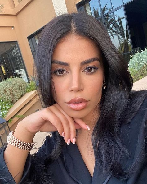 Selma Omari (@selmaomari) • Instagram-Fotos und -Videos Hair Styles, Instagram, Celebrities, Hair, Woman Crush, Vision Board, On Instagram