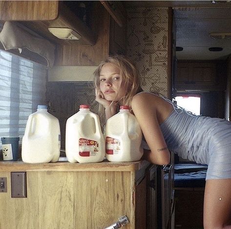 Alana Champion, Photographie Inspo, Riot Grrrl, Trailer Trash, Vintage Americana, I'm With The Band, Trailer Park, Farm Girl, French Girl