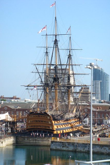 Tall Ships Art, Portsmouth England, Navi A Vela, Royal Navy Ships, Uss Constitution, Navy Day, Old Sailing Ships, Hms Victory, Tall Ship