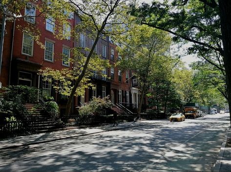 #travel #travelaesthetic #travelling #newyork #nyc #greenwich Nature, Greenwich Village Aesthetic, Greenwich Village Nyc Aesthetic, Nyc Manifestation, Greenwich New York, Village Aesthetic, Romantizing Life, Greenwich Village Nyc, City Baby