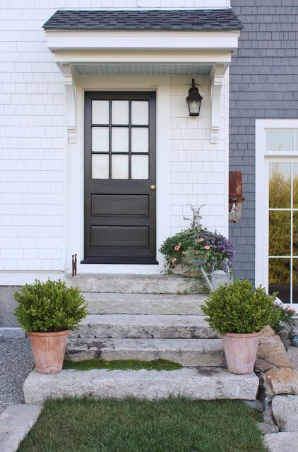 Side Door Entrance Ideas With Steps, Small Side Entrance Ideas Exterior, Back Entrance Ideas Exterior, Side Doors Entrance Ideas, Back Door Covered Entry, Side House Entrance Ideas, Side Entry Porch Ideas, Side House Entrance, Exterior Side Door Entrance