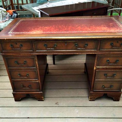 Before photo of an executive desk with a damaged leather top. Upcycling, Antique Leather Top Desk, Diy Desk Top, Painted Antique Desk, Desk Top Ideas, Refinished Desk, Upcycle Desk, Refurbished Desk, Desk Makeover Diy