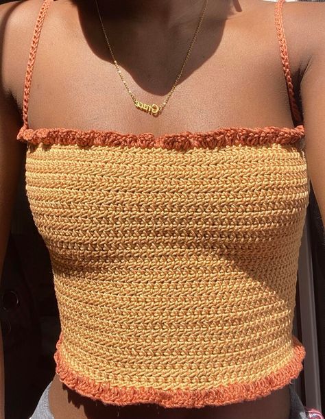 Orange Top Crochet, Summer Tops Crochet, Crochet Top Outfit Summer, Crochet Sets, Crochet Top Patterns, Crochet Mignon, Confection Au Crochet, Crochet Top Outfit, Mode Crochet