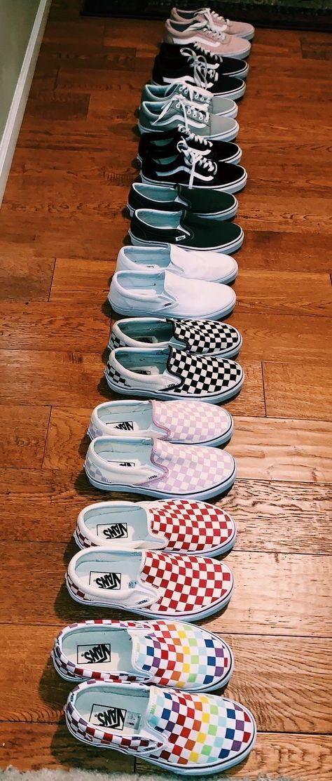 Custom Vans Shoes, Cute Vans, Skater Outfits, Mode Tips, Sneakers Mode, Fresh Shoes, Shoe Inspo, Hype Shoes, Aesthetic Shoes