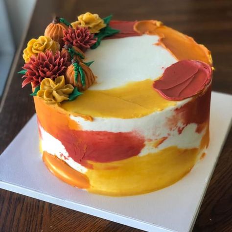 Simple Fall Themed Cakes, Thanksgiving Dessert Cake, Cake Decorating Thanksgiving, Burnt Orange Cake Ideas, Fall Cakes Ideas, Autumn Cake Decorating Ideas, Cute Fall Cake Ideas, Fall Themed Cake Ideas, Fall Cakes Autumn