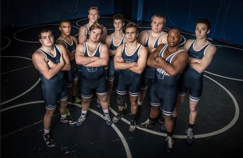 Wrestling Team Photos, Wrestling Poses, Wrestling Photography, Wrestling Senior Pictures, Girls Wrestling, Wrestling Pics, Wrestling Photos, Wrestling Pictures, Sporty Outfits Men