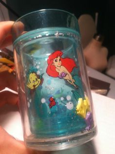 Disney water cups Late 90s Early 2000s Toys, Nostalgia 2000s, Right In The Childhood, The Little Mermaid Ariel, Childhood Memories 90s, Childhood Memories 2000, 90s Memories, Kids Memories, 2000s Nostalgia