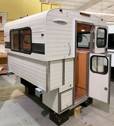 Alaskan Campers Debuts Sportsman Production Model Alaskan Camper, Garage Table, Truck Cap Camper, Small Truck Camper, Truck Bed Trailer, Pickup Camping, House Truck, Slide In Truck Campers, Camper Tops