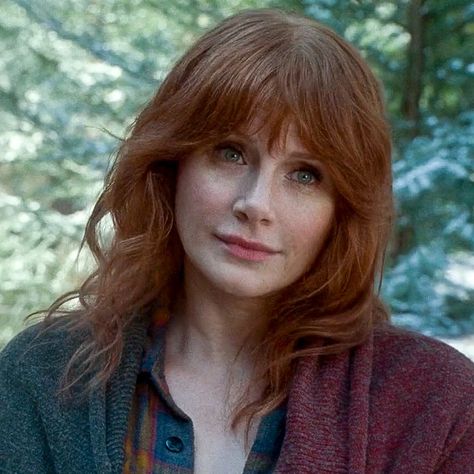 icons & headers : claire dearing icons Claire Dearing Icon, Bryce Dallas Howard Jurassic World, Kirsten Prout, Brice Dallas Howard, Claire Dearing, Fallen Kingdom, Jurassic Park Movie, Jennifer Aniston Hot, Dallas Howard