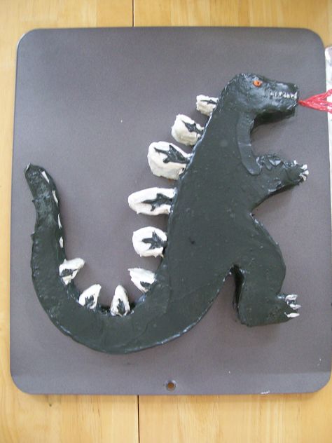 Cake ideas for Liam's 5th b-day Godzilla Cupcake Cake, Godzilla Food Ideas, Godzilla Images, Godzilla Cake Ideas, Godzilla Cakes, Godzilla Birthday Cake, Godzilla Cake, Godzilla Party, Godzilla Birthday Party