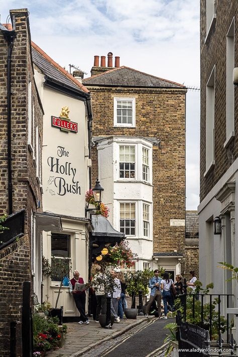 Best London Pubs, London Life Aesthetic, London Village, Best Places In London, Hampstead Village, London Walking Tours, Places To Visit In London, Hidden London, Hampstead London