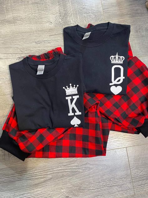 Matching Pajamas For Couples Black And Red, Couples Matching Clothes, Cute Couple Onesies, Cute Matching Pjs For Couples, Christmas Pyjamas Couple, Couples Pajamas Matching, Matching Outfits For Couples Aesthetic, Couple Clothes Matching, Matching Pjs For Couples