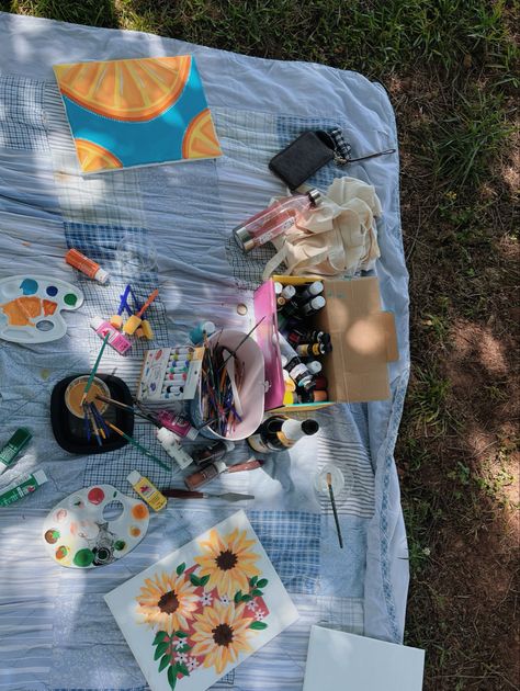 Painting In The Park Picnic, Painting At Park Aesthetic, Painting In Park Aesthetic, Canvas Painting Picnic, Paint And Picnic Date, Painting Picnic Party, Picnic Birthday Party Painting, Park Painting Aesthetic, Picnic With Painting