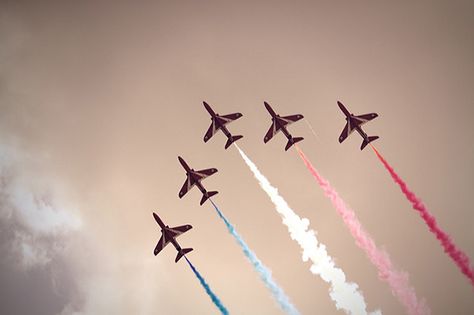 How to Photograph an Airshow Airshow Photography, Swansea Bay, City Festival, Plane Photography, Camera Techniques, Photo Arrangement, Photography Settings, Airplane Photography, How To Photograph