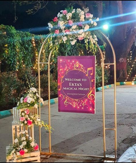 Welcome Name Board For Wedding, Welcome Standee For Wedding, Name Board For Wedding Entrance, Selfie Corner Ideas For Wedding, Gate Wedding Decoration Entrance, Welcome Gate Wedding Decoration, Varmala Stage, Canvas Guest Book Wedding, Naming Ceremony Decoration