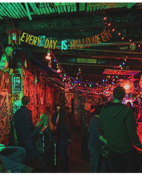 Hippies, Bonito, Rock Club Aesthetic, 70s Rock Aesthetic, Grunge Bar, 80s Rock Aesthetic, Saint Vitus, Seattle Bars, 70s Grunge