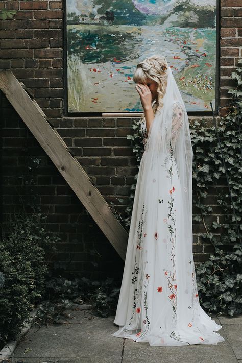 Wedding Dresses Colourful, Colourful Wedding Dresses, Colourful Veil, Colourful Wedding Dress, Sequins Wedding Gown, Floral Wedding Veils, Wedding Dress Floral, Veil Flower, Veil Floral