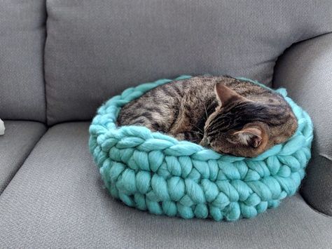 Chunky Yarn Cat Bed, Free Crochet Pattern, Jumbo Yarn, Tutorial, Pet Bed, Dog Bed, DIY, Handmade Crochet Cat Bed Pattern, Cat Bed Pattern, Diy Cat Bed, Crochet Cat Bed, Jumbo Yarn, Free Yarn, Super Chunky Yarn, Crochet Cat Pattern, Crochet Baby Boy