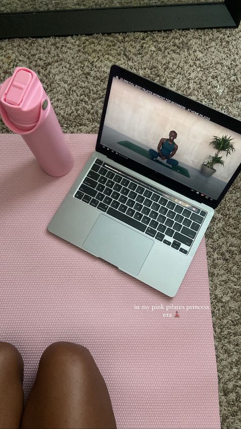 pink pilates princess aesthetic, pink aesthetic pink yoga mat, pink water bottle, macbook pro, at home workout, pink pilates princess black girl, beginner pilates, black girl Workout Aesthetic Pink, Pilates At Home, Pink Pilates Princess, Yoga Aesthetic, Fitness Mat, Pilates Training, Pink Lifestyle, Pink Pilates, Pretty Pink Princess