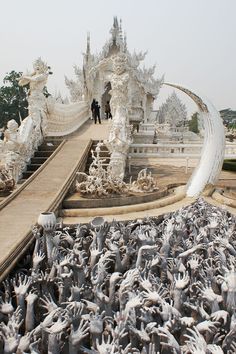 Wat Rong Khun, better known as the White Temple, is a Buddhist temple in Thailand that looks like it was placed on earth by a god. Chiang Rai, Krabi, Ao Nang, White Temple Thailand, Wat Rong Khun, Temple Thailand, White Temple, Nature Architecture, Buddhist Temple