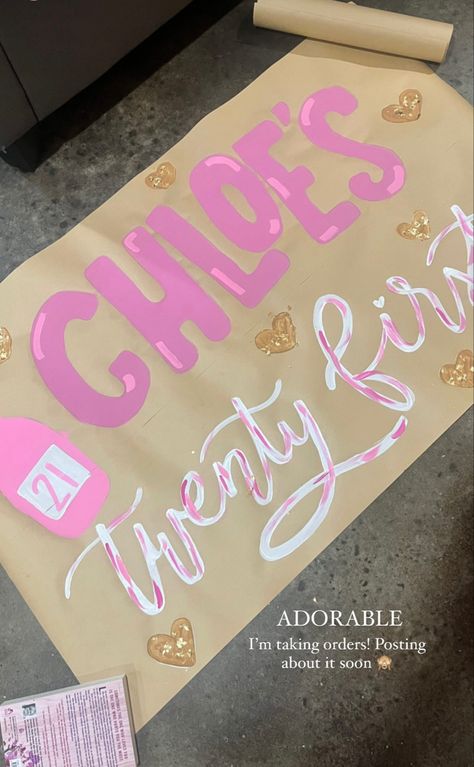 Brown Banner Graduation, Grad Party Brown Paper Sign, Diy Bday Party Decorations, Brown Paper Signs Party Ideas, 21st Birthday Painted Banner Ideas, Grad Party Banner Painted, 21st Birthday Banner Painted, Painted Graduation Banner, Grad Banner Ideas