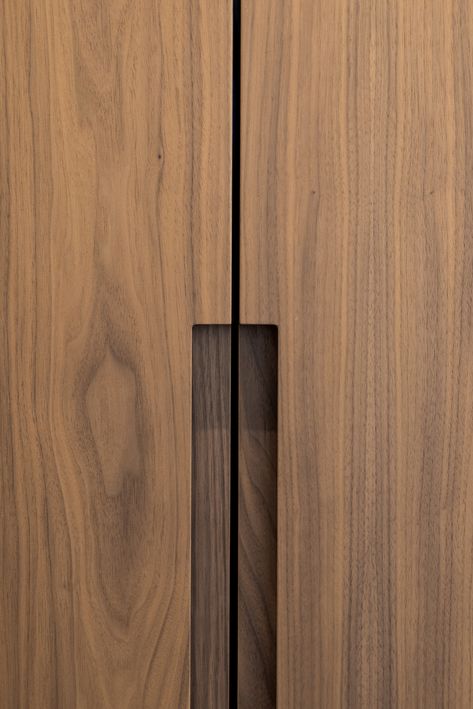 VC House by Dieter Vander Velpen Architects. (Photo by Patricia Goijens) Wardrobe Door Handles Modern, Wood Door Handle, Garderobe Design, Vstupná Hala, Detail Arsitektur, Modern Cupboard, Door Handle Design, Wardrobe Door Handles, Wardrobe Door Designs