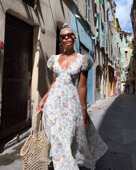 Tennille Murphy, Loveshackfancy Dress, Classy Summer Style, Spring Dresses Casual, Outfit Inspiration Spring, Feel Beautiful, Oui Oui, Mode Vintage, Looks Style