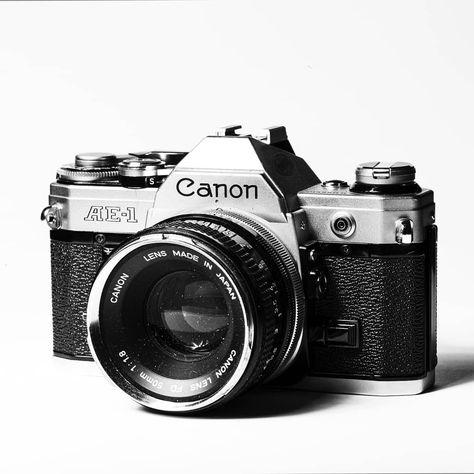 Old Canon Camera, Vintage Camera Photography, Canon Vintage Camera, Old Cameras Vintage, Old Vintage Camera, Camera Collage, Old School Camera, Camera Reference, Old Film Camera