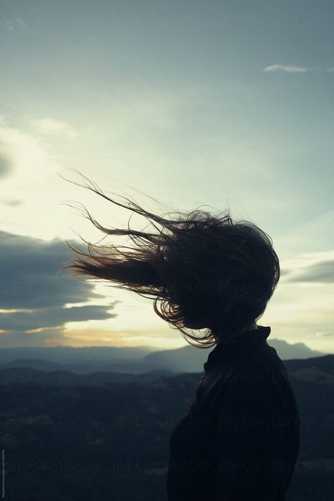 Hair Blowing In The Wind, Blowing Wind, Hair In The Wind, Blowing In The Wind, Silhouette Photography, Shotting Photo, Girl Silhouette, Magic Aesthetic, Windy Day