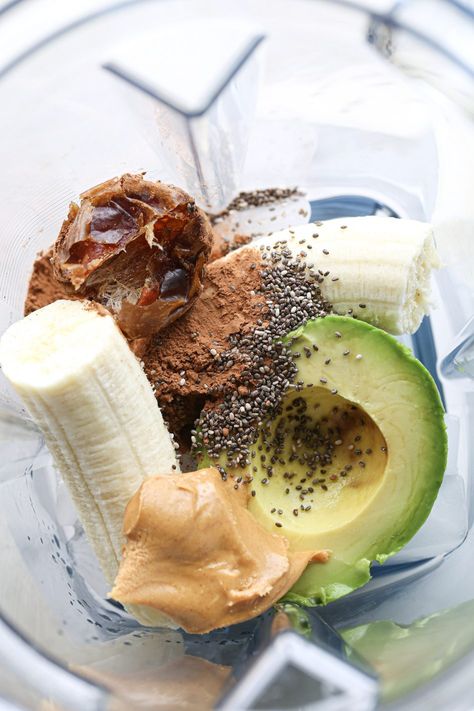 Banana Avocado Smoothie, Avocado Banana Smoothie, Chocolate Avocado Smoothie, Avocado Smoothie Recipe, Cacao Smoothie, Citrus Smoothie, Lunch Healthy, Banana Drinks, Chocolate Avocado