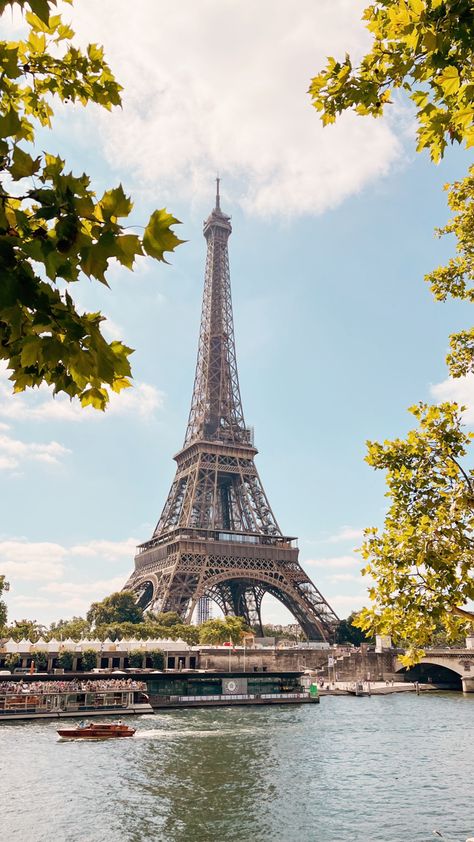 Ifel Tower Wallpapers Hd, Efil Tower Wallpaper, Winter Eiffel Tower, Ifal Tower Wallpaper, Paris Wallpaper Iphone Aesthetic, Effiel Tower Wallpaper Iphone, Paris Wallpaper Hd, Iphone Wallpaper Paris, Aesthetic Paris Wallpaper