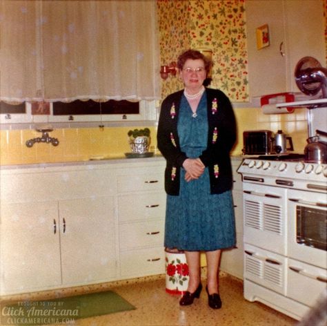 1950s Home, 1950s Kitchen, 1950s House, Interior Vintage, Shabby Chic Vintage, Old Kitchen, Vintage Life, Trendy Kitchen, Shabby Vintage