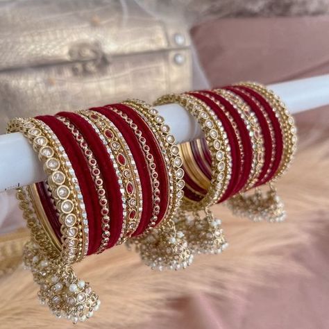 Indian Wedding Bangles Brides, Bangles Setting Ideas, Bangles Set For Bride, Red Bangles Set, Crimson Rose, Bangle Stack, Red Bangles, Bridal Jewellery Inspiration, Perhiasan India