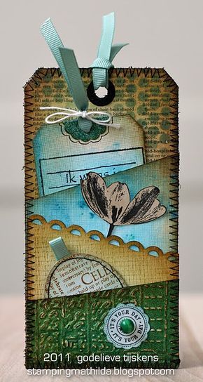 tag with pockets. would make a great journaling tag Birthday Tag, Artist Trading Card, Birthday Tags, Mixed Media Tags, Scrapbook Tag, Atc Cards, Diy Tags, Vintage Junk Journal, Handmade Tags