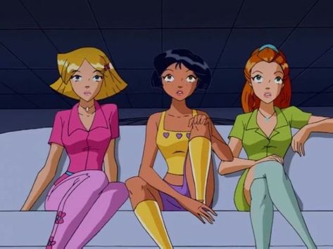 BEE ♡ on Twitter: "obsessed with the fashion on totally spies… " Disney Mignon, Spy Outfit, Foto Cartoon, Colorfull Wallpaper, Totally Spies, Cartoon Profile Pictures, Cartoon Outfits, Old Cartoons, Cartoon Icons
