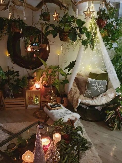 Spiritual Room Ideas, Spiritual Room, Lots Of Plants, Witch Room, Chill Room, Deco Nature, Pinterest Room Decor, Deco Boheme, Cozy Room Decor