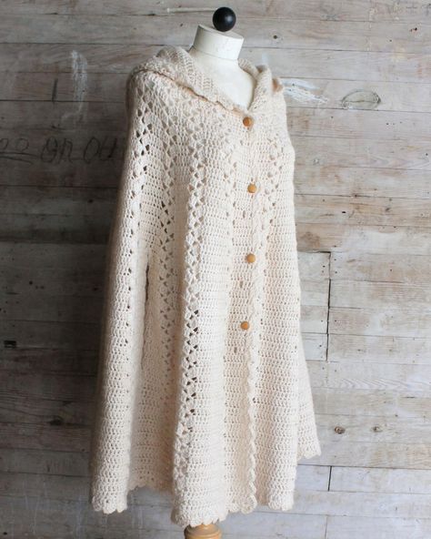 Long Hooded Cape Crochet Pattern Crochet pattern by Maggie Weldon Hooded Cape Crochet, Cape Au Crochet, Cape Crochet Pattern, Hooded Cape Pattern, Cape Crochet, Crochet Cape Pattern, Holiday Crochet Patterns, Light Worsted Weight Yarn, Diy Crochet Patterns