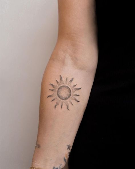 Are you eager to fill yourself with this incredible energy that comes from the sun with such a tattoo? We feel you. And we are here to help you choose from thousands of ideas — the 60 greatest are already in our article. Just check it out. Stippled Sun Tattoo, Tattoo Of A Sun, Filled In Sun Tattoo, Sun Forarm Tattoos, Tattoo Of The Sun, Sun Dotwork Tattoo, Creative Sun Tattoo, Sun Tattoo Men Arm, Dot Sun Tattoo