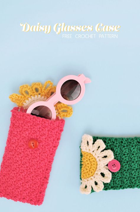 Happy Daisy Crochet Glasses Pouch - Free Crochet Pattern - keep your glasses or sunglasses safe in this cute floral case Crochet Eyeglass Cases, Crochet Glasses, Crochet Phone Cover, Pouch Crochet, Daisy Crochet, Glasses Pouch, Crochet Phone Cases, Happy Daisy, Crochet Case