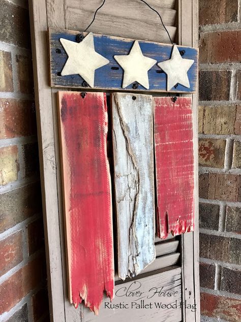 Barn Wood Projects, Pallet Flag, Americana Crafts, 4th July Crafts, Barn Wood Crafts, Old Barn Wood, Wood Flag, Fourth Of July Decor, Scrap Wood Projects