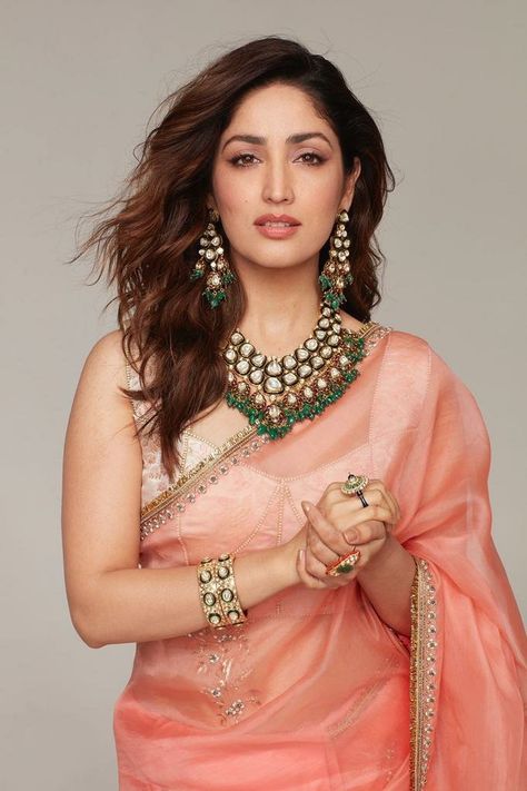 Award Show Dresses, Yami Gautam, Indian Look, Elegant Saree, Bold And The Beautiful, Indian Outfit, Saree Look, Brand Ambassador, Hot Actresses