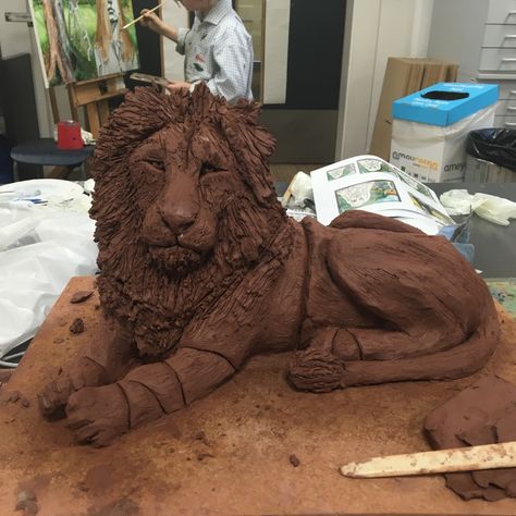 Clay Lion Sculpture, Ceramic Lion Sculpture, Lion Sculpture Clay, Clay Lion, Lion Ceramic, Pottery Inspo, Pottery Animals, Lion Fish, Clay Texture