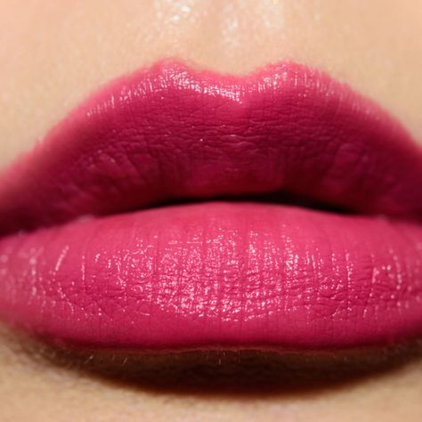 Raspberry Pink Lipstick, Berry Color Lipstick Shades, Raspberry Lipstick Makeup, Berry Lipstick For Fair Skin, Berry Lipstick Makeup Look, Fall Lipstick Colors 2023, Best Berry Lipstick, Fuschia Pink Lipstick, Raspberry Lip Color