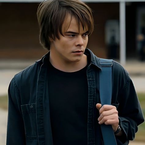 Jonathan Byers, Stranger Things