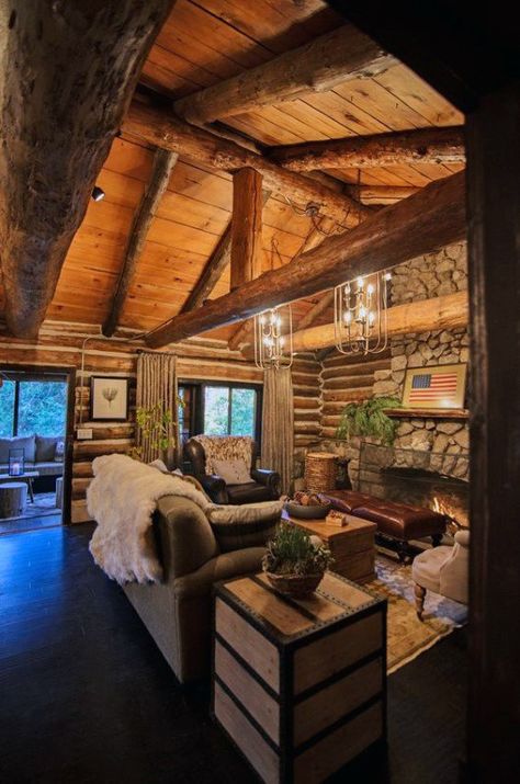 Vintage Log Cabin Interior Design Ideas Log Home Interiors, Rustic Cabin Interior, Log Cabin Interior Design, Cabin Interior Design, Log Cabin Living, Log Home Living, Log Cabin Interior, Cabin Living Room, Log Cabin Ideas