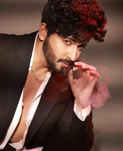 DHEERAJ DHOOPAR Dheeraj Dhoopar Photos, Dheeraj Dhoopar, Couples Doll, Glitter Makeup Looks, Stylish Dp, Drawing People Faces, Girl Crush Fashion, Cool Hairstyles For Men, Couple Picture Poses