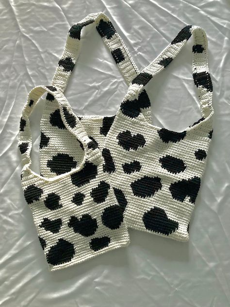 Amigurumi Patterns, Cow Bag Crochet, Cow Crochet Bag, Crochet Cow Bag, Cow Print Crochet, Cow Pattern Crochet, Crochet Bag Diy, Practical Crochet, Crocheted Cow Pattern